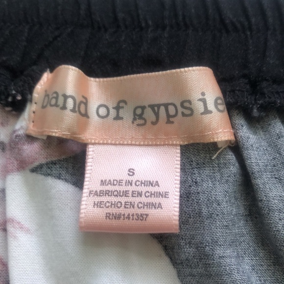 Band of Gypsies Floral Wrap Skirt Size Small - Picture 9 of 11